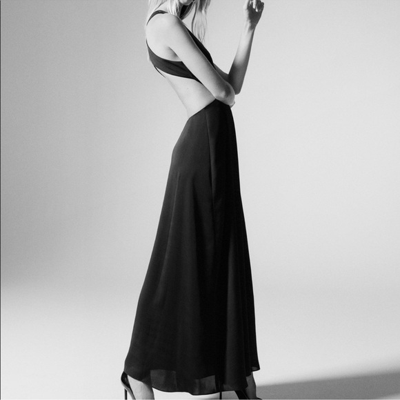Elegant Black Evening Dress - Picture 1 of 4